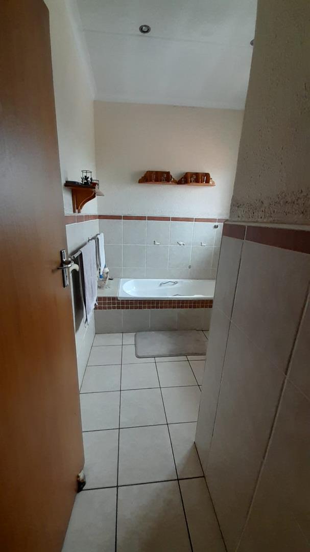 2 Bedroom Property for Sale in Birchleigh Gauteng