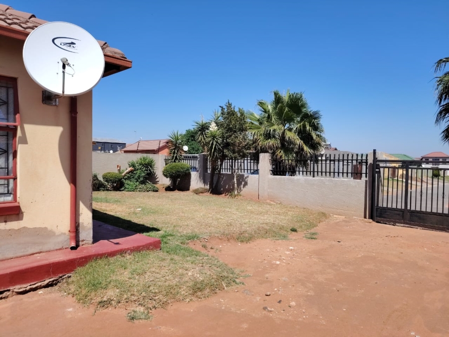 2 Bedroom Property for Sale in Birch Acres Gauteng