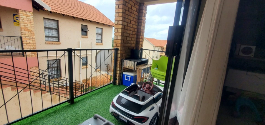 2 Bedroom Property for Sale in Groblerpark Gauteng