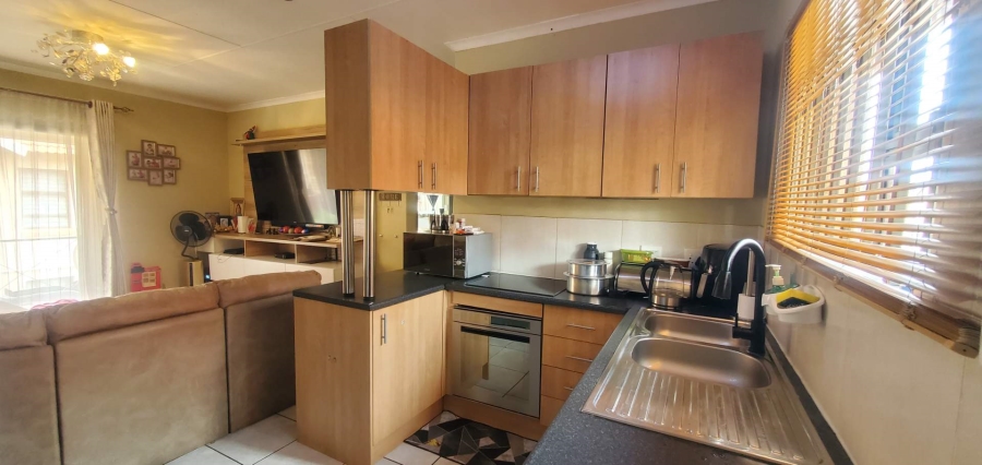 2 Bedroom Property for Sale in Groblerpark Gauteng