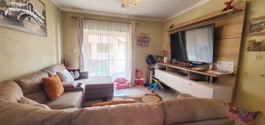 2 Bedroom Property for Sale in Groblerpark Gauteng