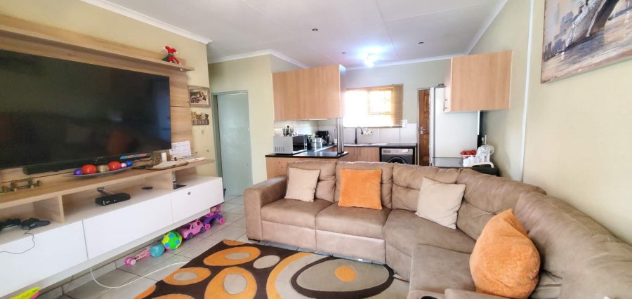 2 Bedroom Property for Sale in Groblerpark Gauteng