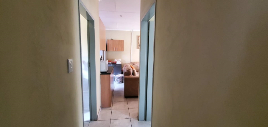 2 Bedroom Property for Sale in Groblerpark Gauteng