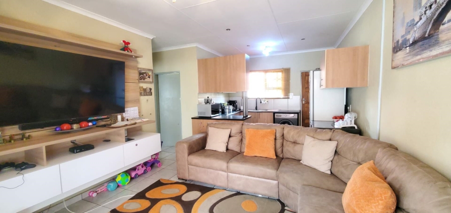 2 Bedroom Property for Sale in Groblerpark Gauteng