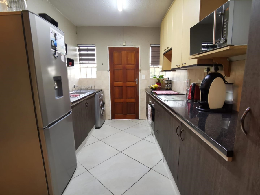 3 Bedroom Property for Sale in Wilgeheuwel Gauteng