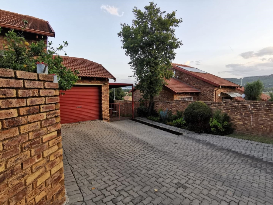 3 Bedroom Property for Sale in Wilgeheuwel Gauteng