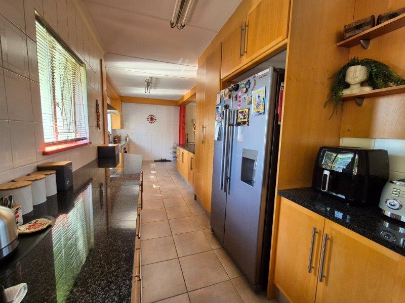 3 Bedroom Property for Sale in Farrarmere Gauteng