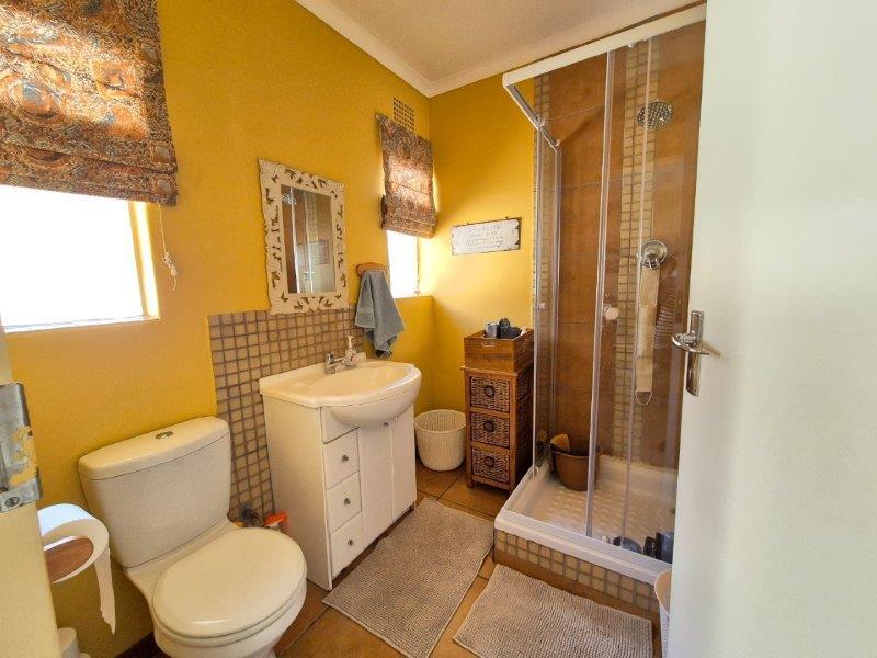 3 Bedroom Property for Sale in Farrarmere Gauteng