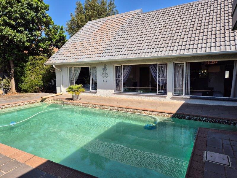 3 Bedroom Property for Sale in Farrarmere Gauteng