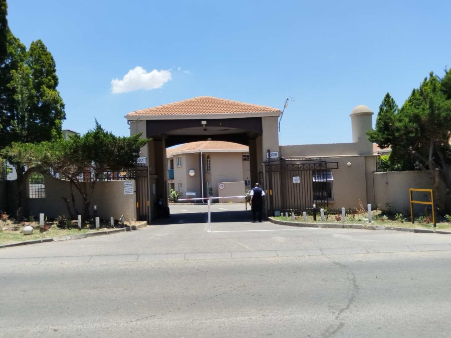 2 Bedroom Property for Sale in Vorna Valley Gauteng