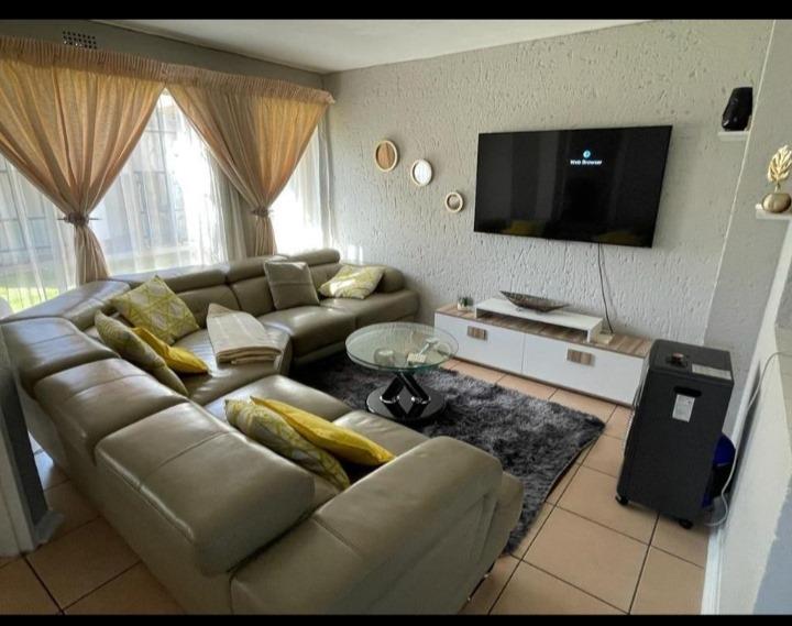 2 Bedroom Property for Sale in Vorna Valley Gauteng