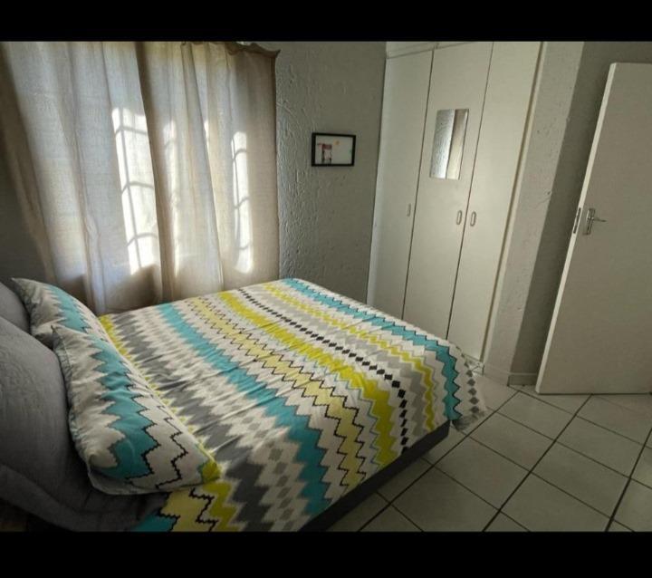 2 Bedroom Property for Sale in Vorna Valley Gauteng