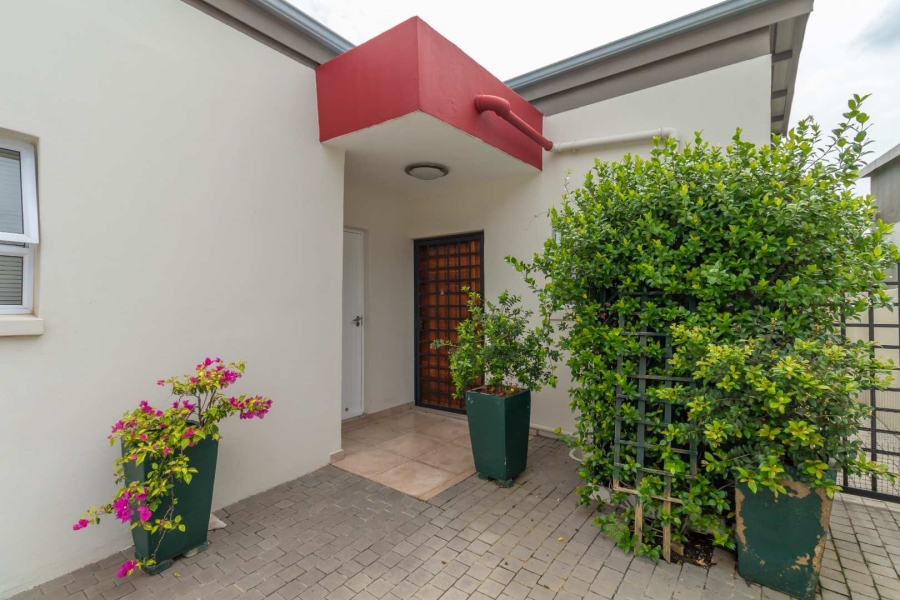 1 Bedroom Property for Sale in Broadacres Gauteng