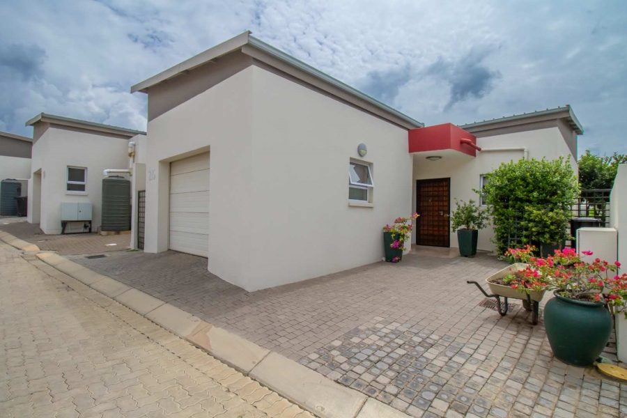 To Let 1 Bedroom Property for Rent in Broadacres Gauteng