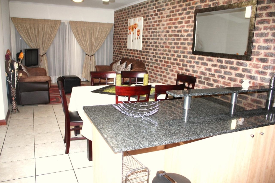 To Let 2 Bedroom Property for Rent in Sandown Gauteng