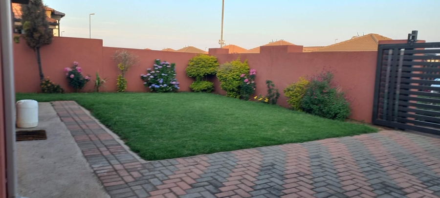 2 Bedroom Property for Sale in Crystal Park Gauteng