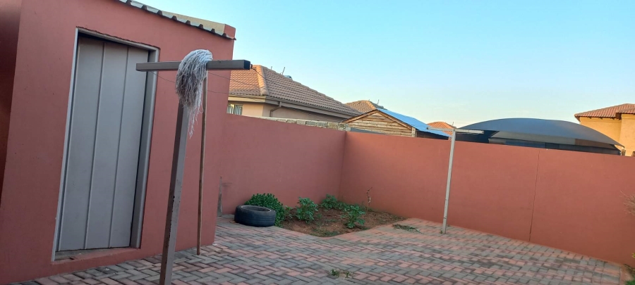 2 Bedroom Property for Sale in Crystal Park Gauteng