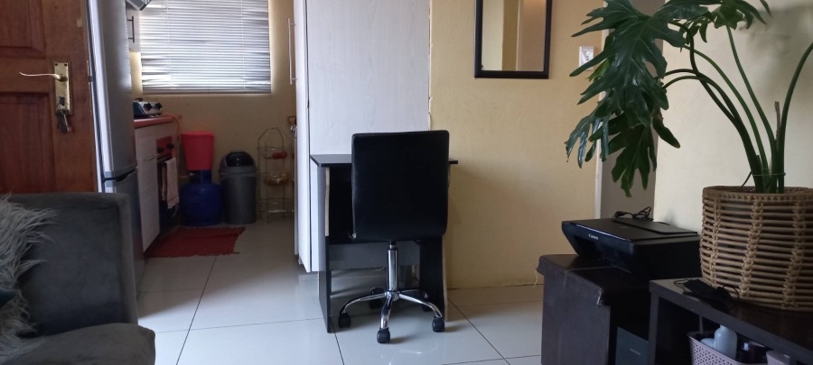 2 Bedroom Property for Sale in Crystal Park Gauteng