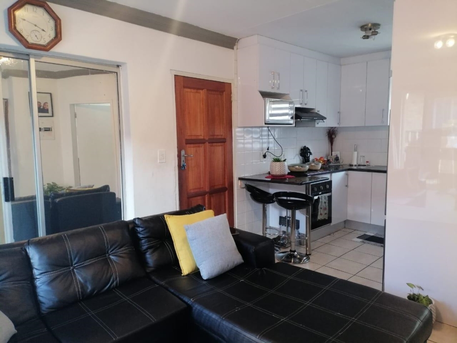 2 Bedroom Property for Sale in Birchleigh Gauteng