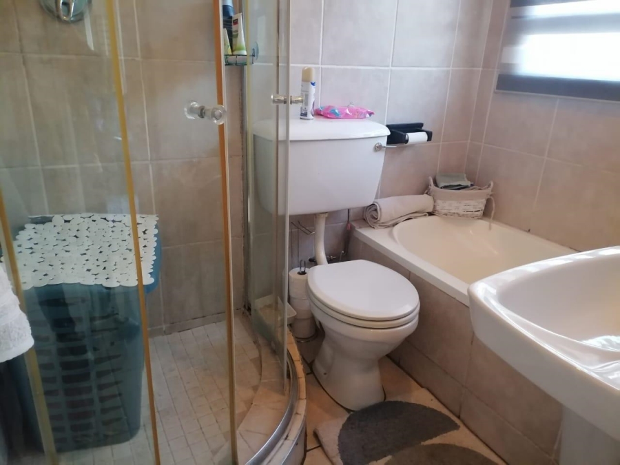 2 Bedroom Property for Sale in Birchleigh Gauteng