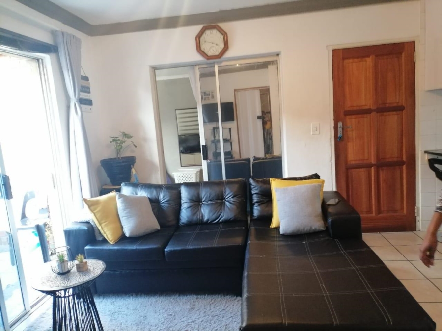 2 Bedroom Property for Sale in Birchleigh Gauteng