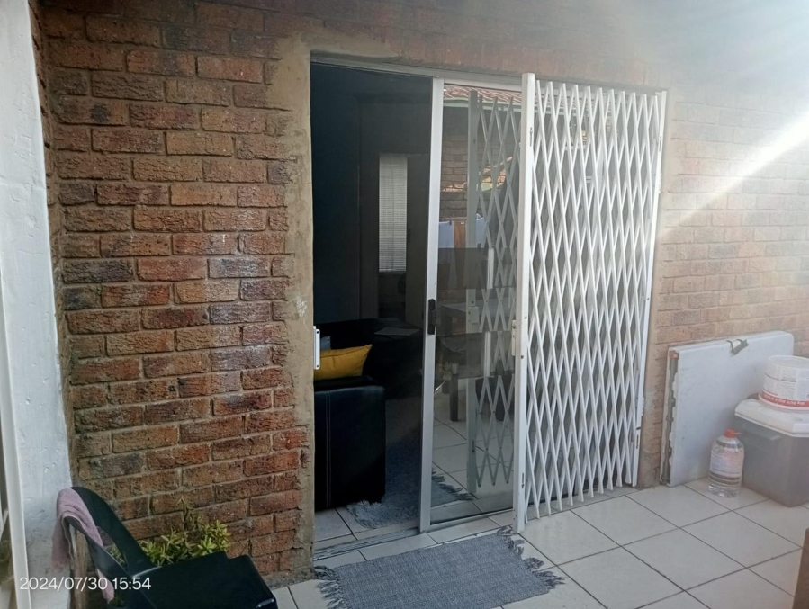 2 Bedroom Property for Sale in Birchleigh Gauteng