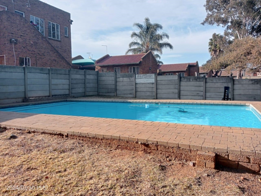 2 Bedroom Property for Sale in Birchleigh Gauteng