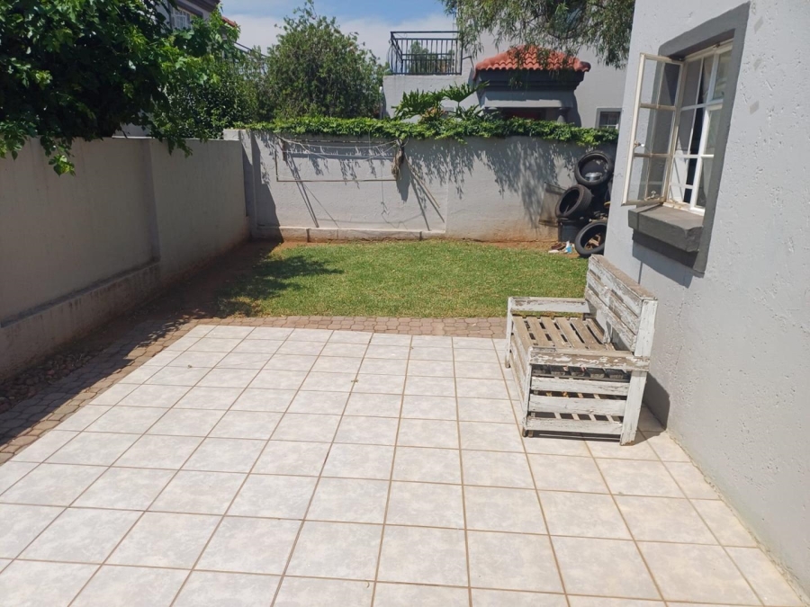 2 Bedroom Property for Sale in Sherwood Gardens Gauteng