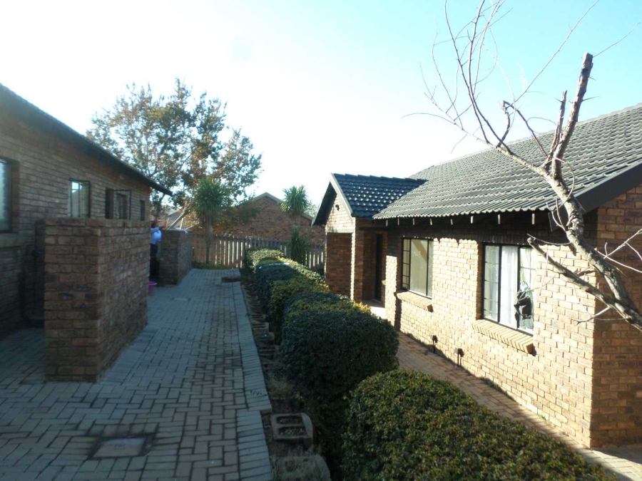 To Let 1 Bedroom Property for Rent in Philip Nel Park Gauteng