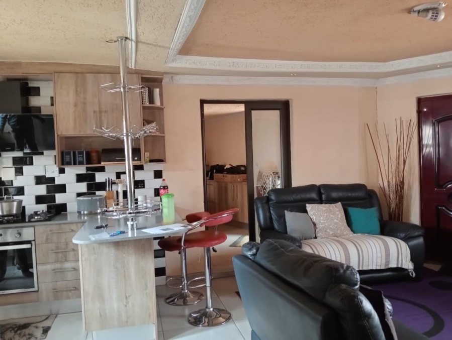 3 Bedroom Property for Sale in Commercia Gauteng