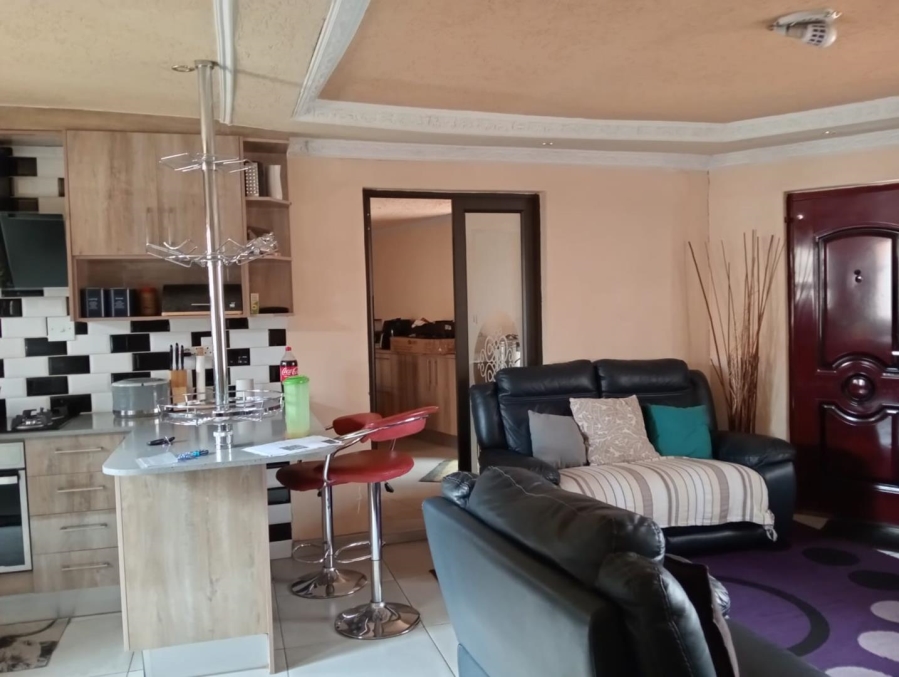 3 Bedroom Property for Sale in Commercia Gauteng