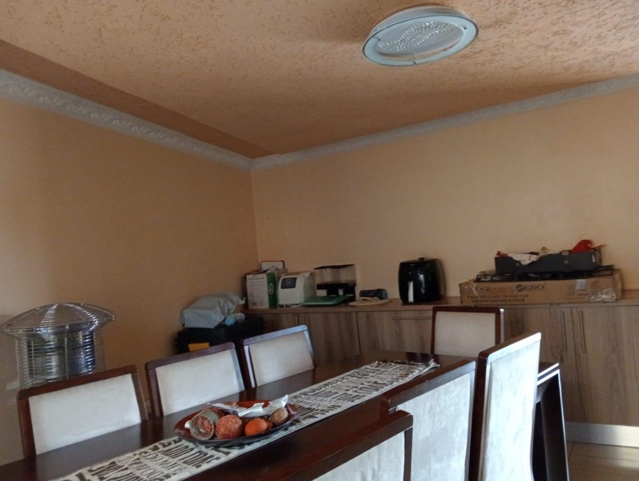 3 Bedroom Property for Sale in Commercia Gauteng