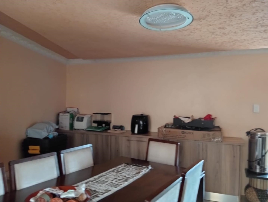 3 Bedroom Property for Sale in Commercia Gauteng