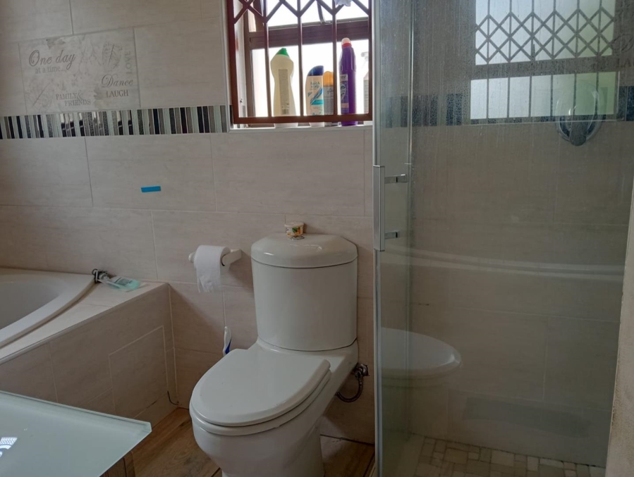 3 Bedroom Property for Sale in Commercia Gauteng