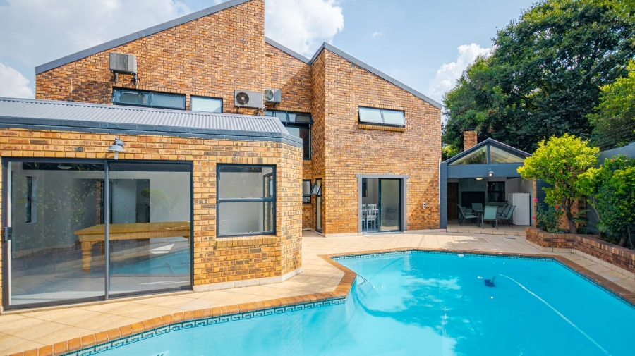 6 Bedroom Property for Sale in Moreleta Park Gauteng