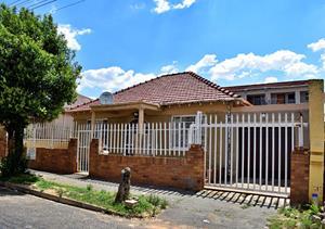 12 Bedroom Property for Sale in Regents Park Gauteng