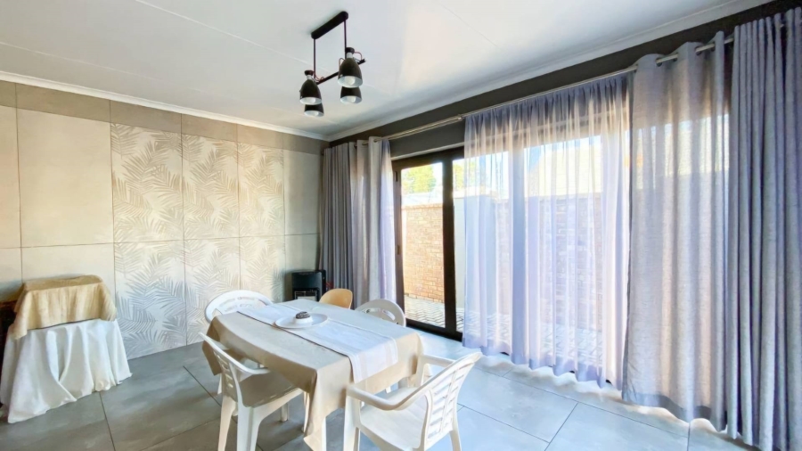 3 Bedroom Property for Sale in Brackenhurst Gauteng