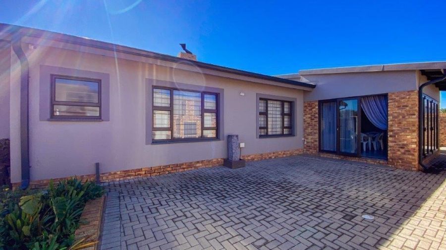 3 Bedroom Property for Sale in Brackenhurst Gauteng