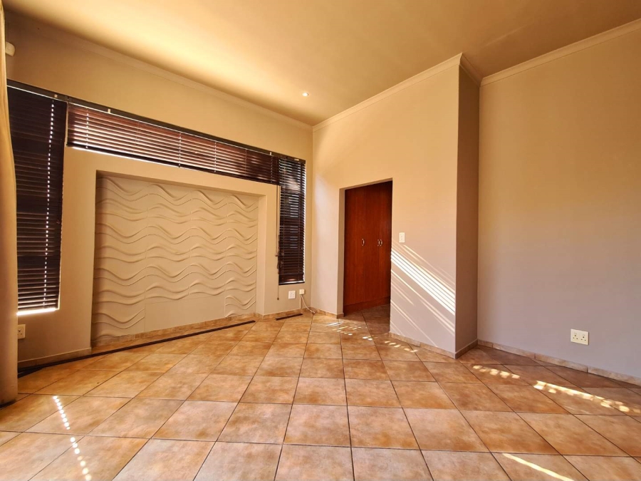 3 Bedroom Property for Sale in Sunnyrock Gauteng