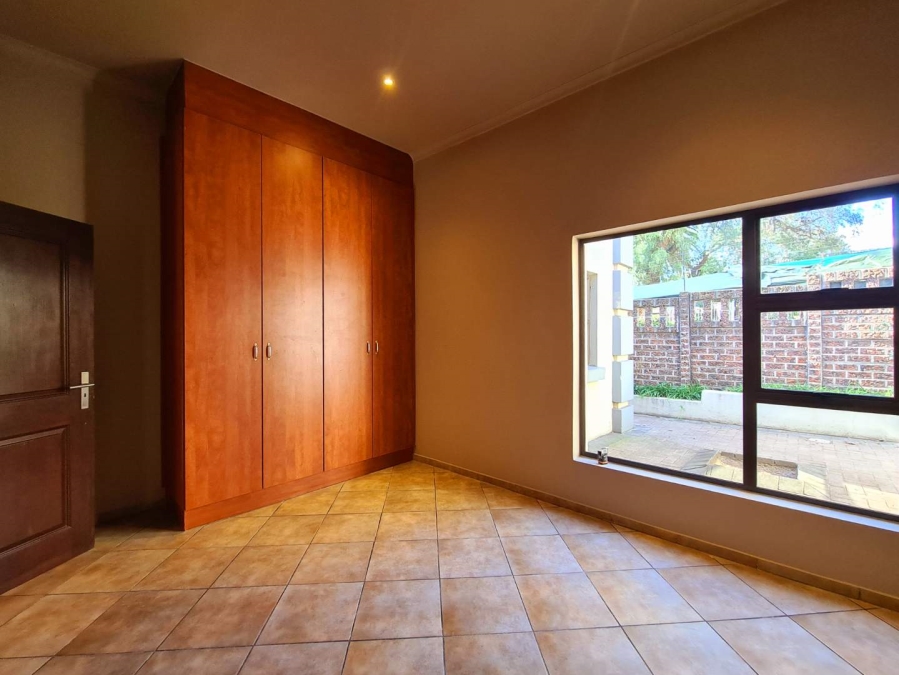 3 Bedroom Property for Sale in Sunnyrock Gauteng