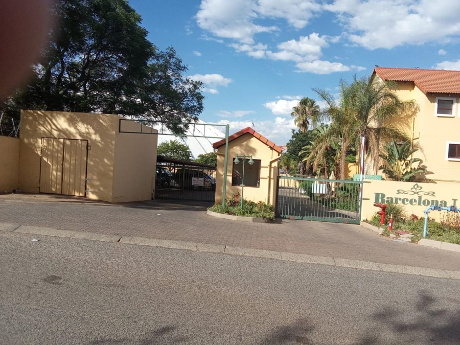 1 Bedroom Property for Sale in Sundowner Gauteng