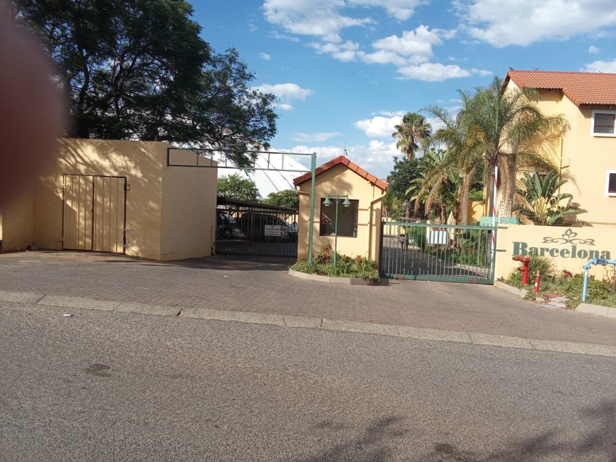 1 Bedroom Property for Sale in Sundowner Gauteng