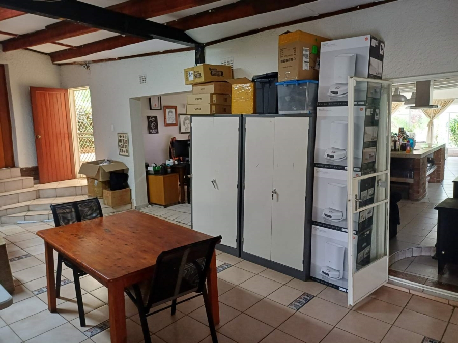 To Let 3 Bedroom Property for Rent in Fontainebleau Gauteng