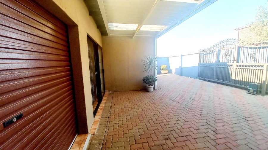 5 Bedroom Property for Sale in Tembisa Gauteng