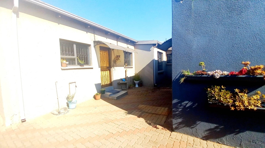 5 Bedroom Property for Sale in Tembisa Gauteng