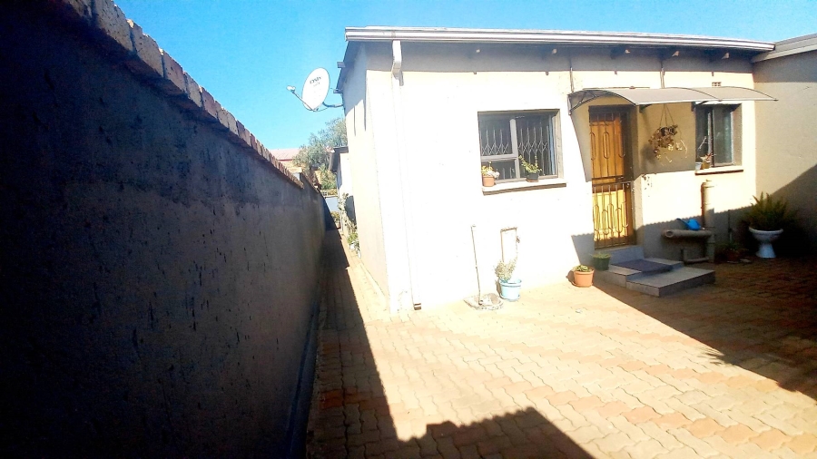 5 Bedroom Property for Sale in Tembisa Gauteng