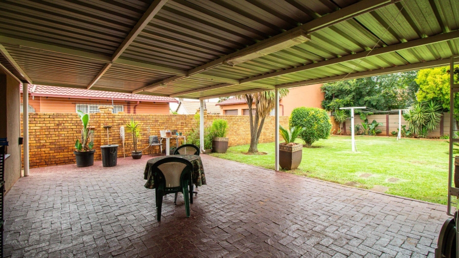 4 Bedroom Property for Sale in Bakerton Gauteng