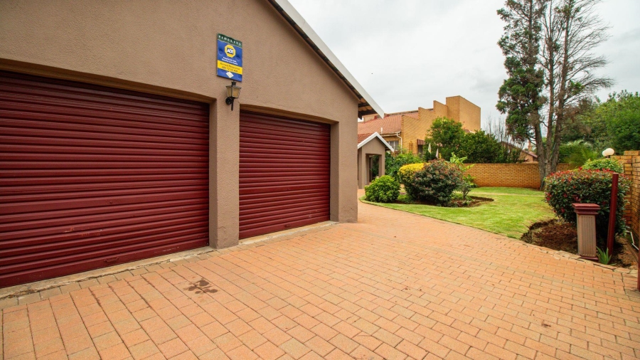 4 Bedroom Property for Sale in Bakerton Gauteng