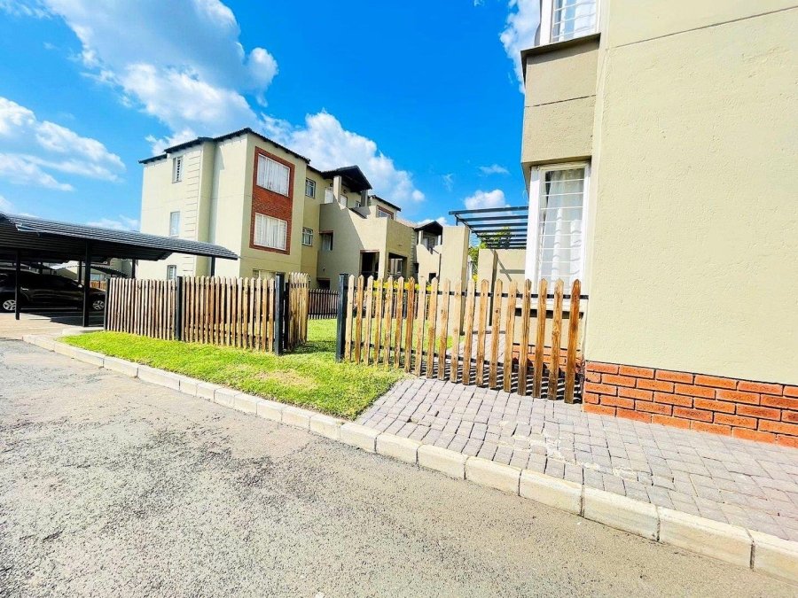 2 Bedroom Property for Sale in Montana Tuine Gauteng