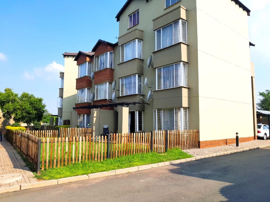 2 Bedroom Property for Sale in Montana Tuine Gauteng